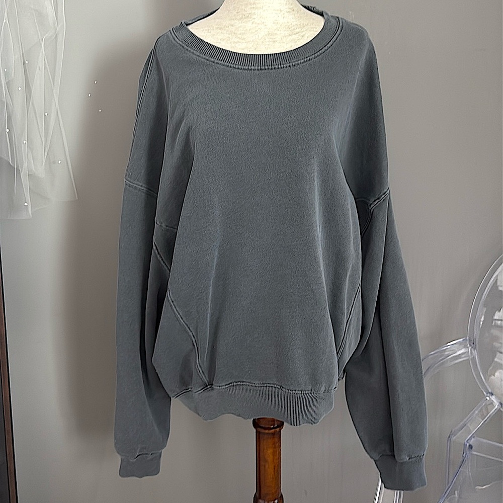 Relaxed Washed Charcoal Crew Sweatshirt - Women's